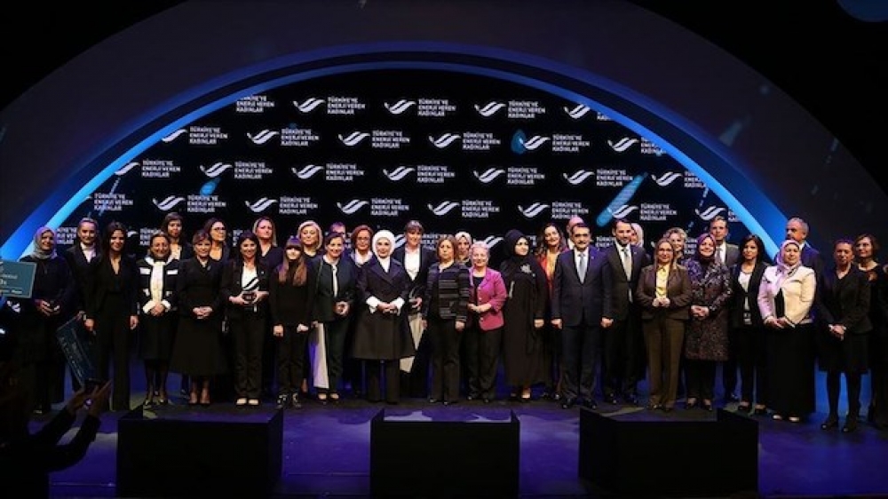 Enerjinin kadınlarına ödülleri verildi