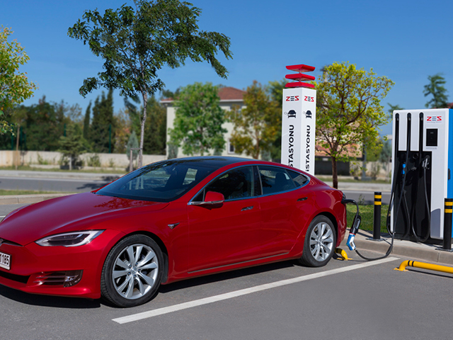 Zorlu'dan elektrikli araçlara bayramda ücretsiz şarj
