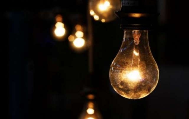 Pakistan`da günde 20 saat elektrik yok