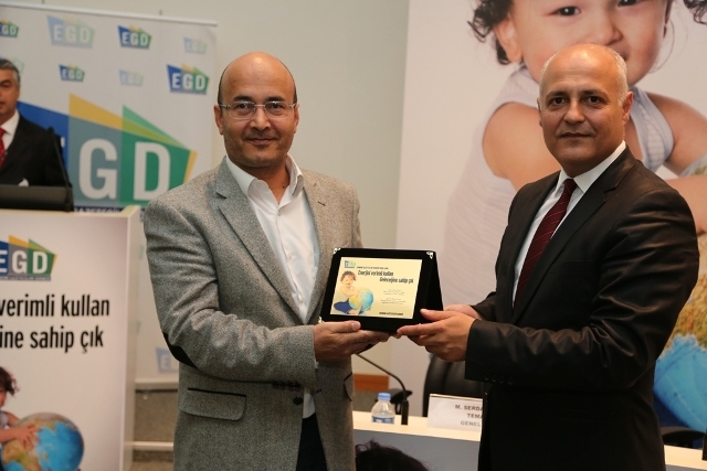 Enerji Günlüğü ve kurucusuna çevre plaketi