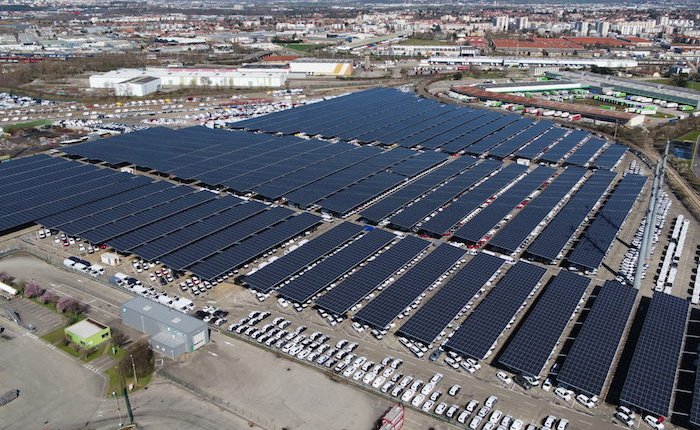Fransa’da 16,3 MW’lık otopark güneş santrali açıldı