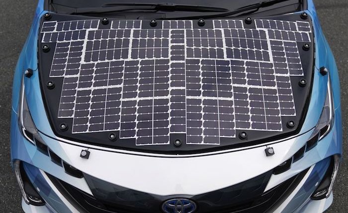 Toyota Prius’un gövdesini güneş panelleriyle kapladı