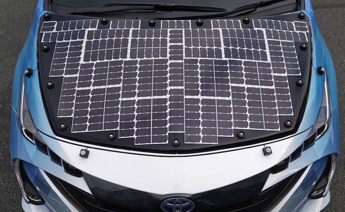 Toyota Prius’un gövdesini güneş panelleriyle kapladı