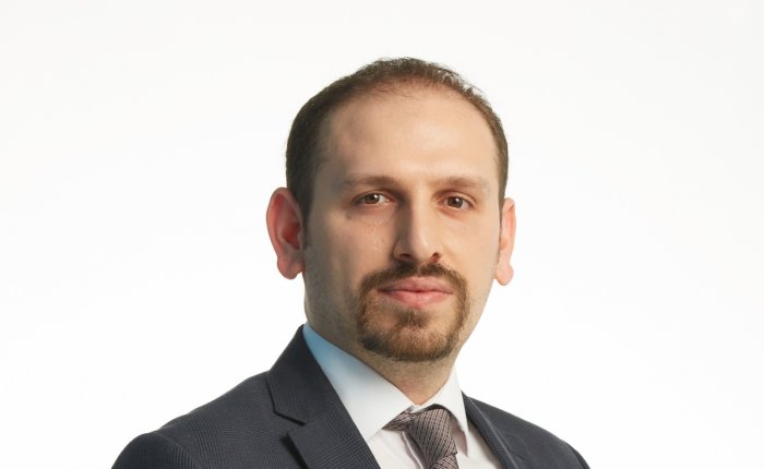 Aksa Elektrik şarj ağını genişletecek çatı GES'lere yoğunlaşacak