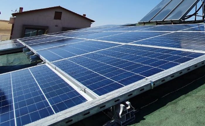 Mustafa Elitaş evinin çatısında elektrik üretmeye başladı