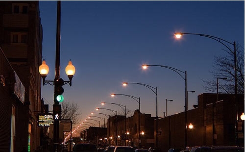 SEDAŞ direklere kapak montajı yapıyor