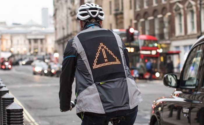 Ford’un LED’li ceketleriyle bisiklet kazaları önlenecek