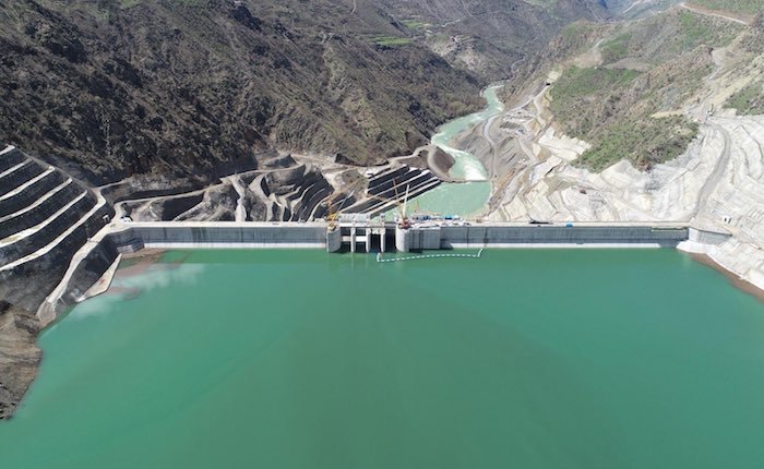 Çetin HES'in üç ünitesinde elektrik üretimi başladı