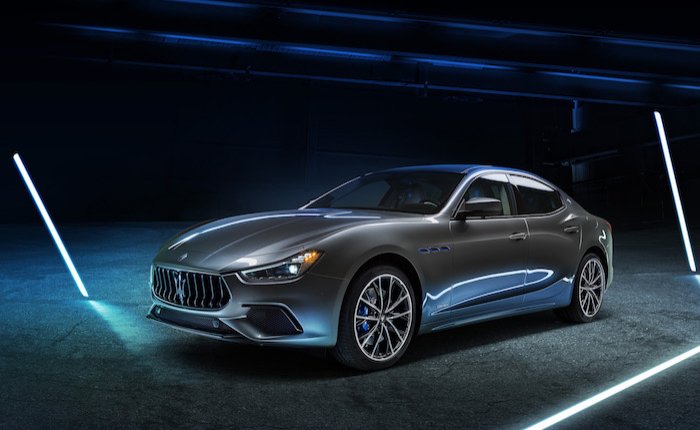 Maserati ilk elektrikli modeli Ghibli Hybrid'i tanıttı