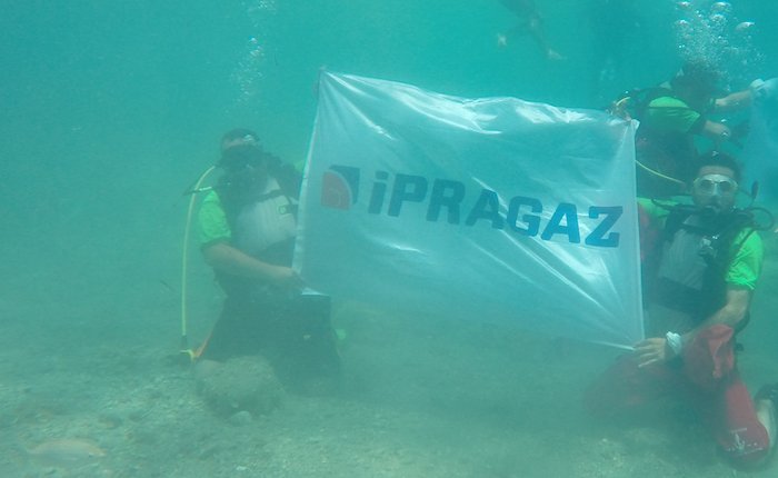 İpragaz çalışanları Saros Körfezi’nden 50 kg çöp çıkarttı