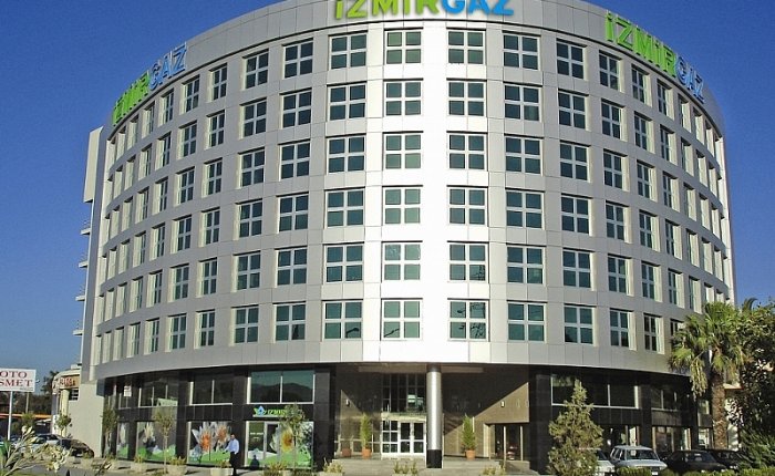 İzmir’e doğalgaz verilmeye başlandı