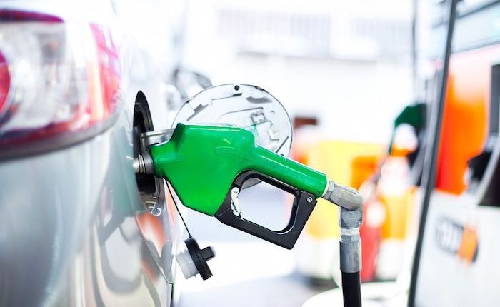 Benzin fiyatı 17 kuruş arttı 