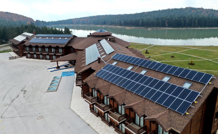 Fenerbahçe’nin Topuk Yaylası Tesisleri’nin çatısı güneşlendi