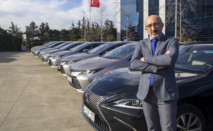 Panasonic tüm araç filosunu hibrit modellere dönüştürdü