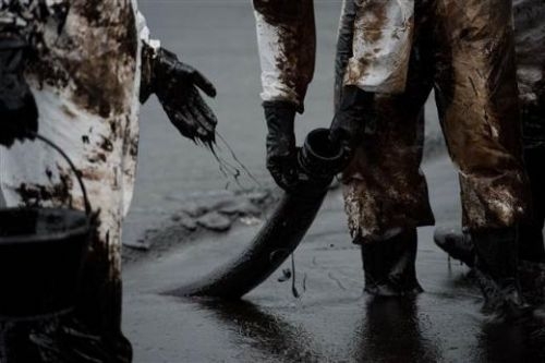 Tayland`daki petrol sızıntısı tatil bölgelerini vurdu