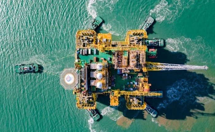 Çin, dev denizüstü petrol platformunun kurulumunu tamamladı