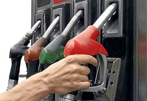Benzin fiyatları düşecek mi?