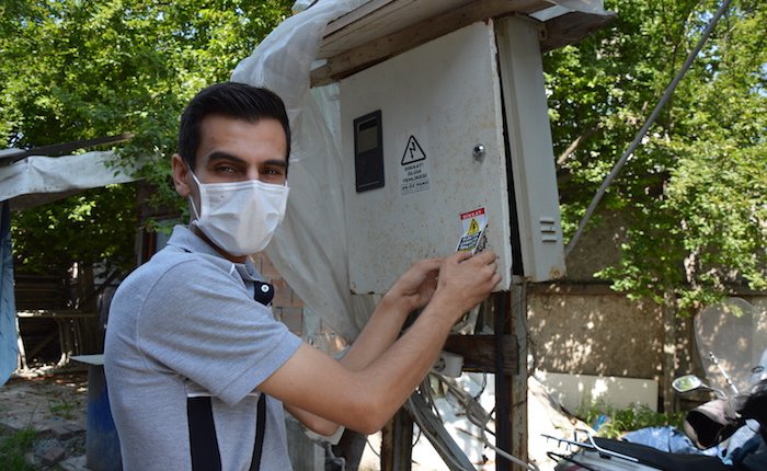 SEDAŞ’tan tehlikeli elektrik tesisatlarına uyarı etiketi