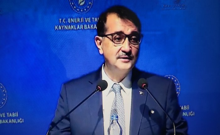 Dönmez: Enerji dönüşümünde Türkiye’nin ‘mış’ gibi yapma lüksü yok