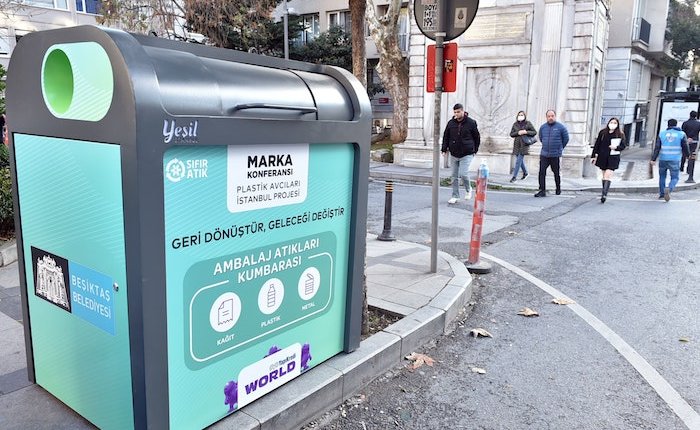 Beşiktaş’ta reklam alanlı geri dönüşüm konteynerleri!