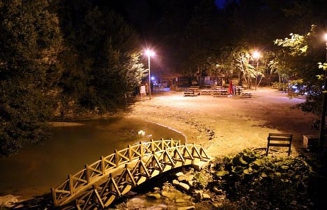 Erfelek Tatlıca Şelalesi gece-gündüz aydınlık oldu