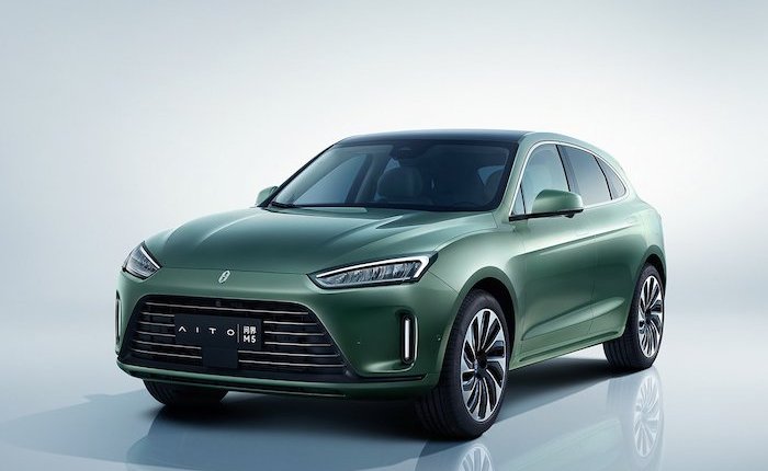 Huawei ilk hibrit aracını tanıttı