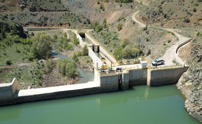 Köprübaşı HES’e bağlantı hattı çekiliyor
