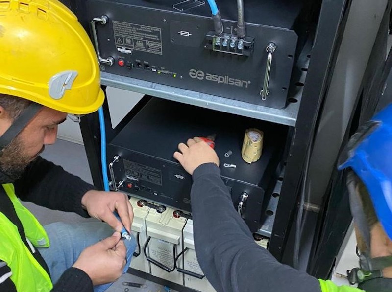 Yerli lityum batarya sahaya indi