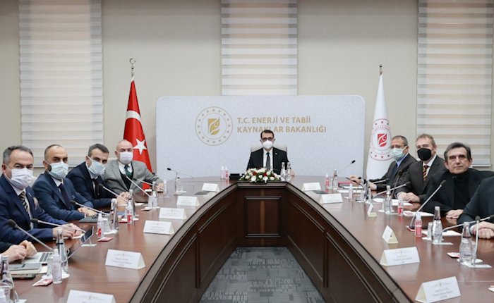 Güneş ve rüzgarda bu yıl 3050 MW’lık YEKA yarışları yapılacak