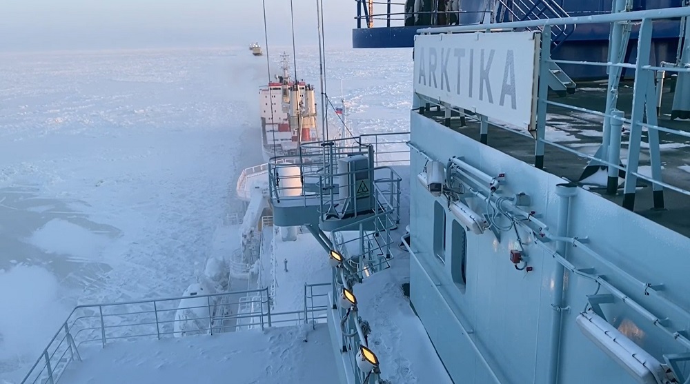 Nükleer gemi Arktika, refakat görevini tamamladı
