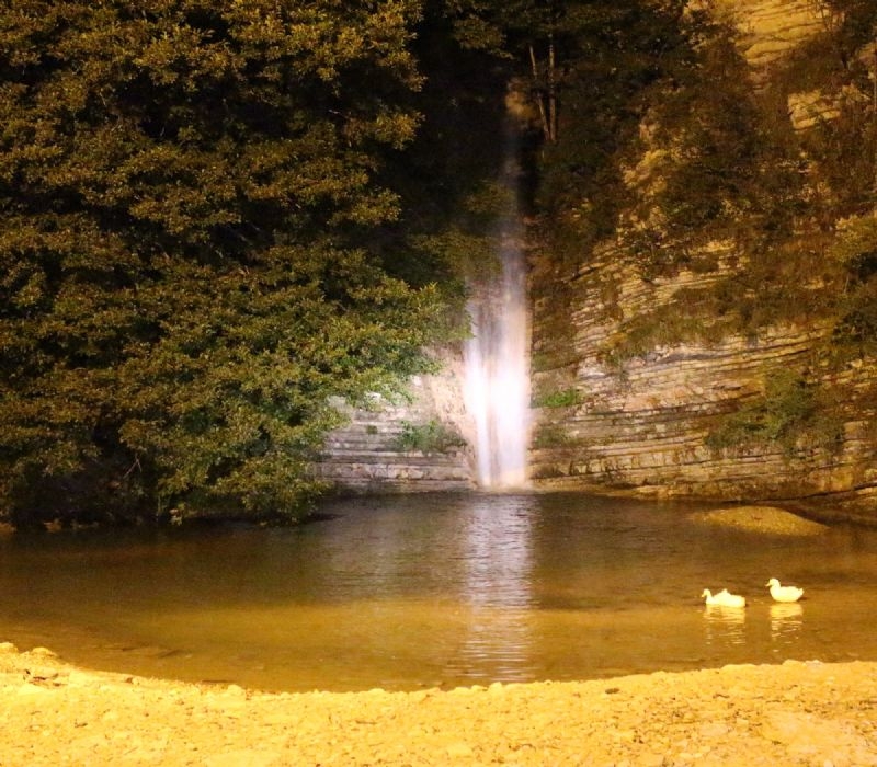 YEDAŞ aydınlatmaya devam ediyor