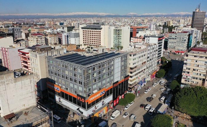 Teknosa Adana’da elektriğini güneşten üretecek
