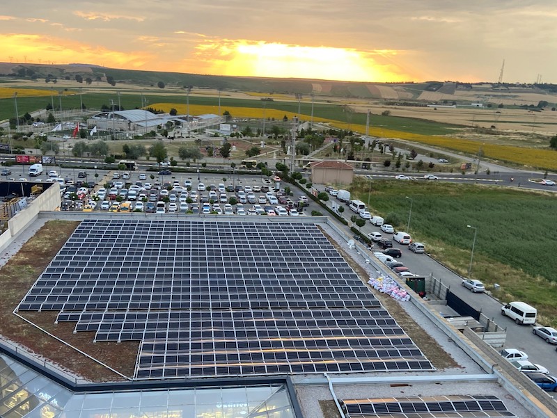 Esas, 39 Burda AVM’nin çatısına GES kurdu