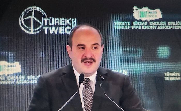 Varank: Türkiye, Avrupa ve Orta Asya'nın rüzgar enerjisi merkezi olmaya hazır
