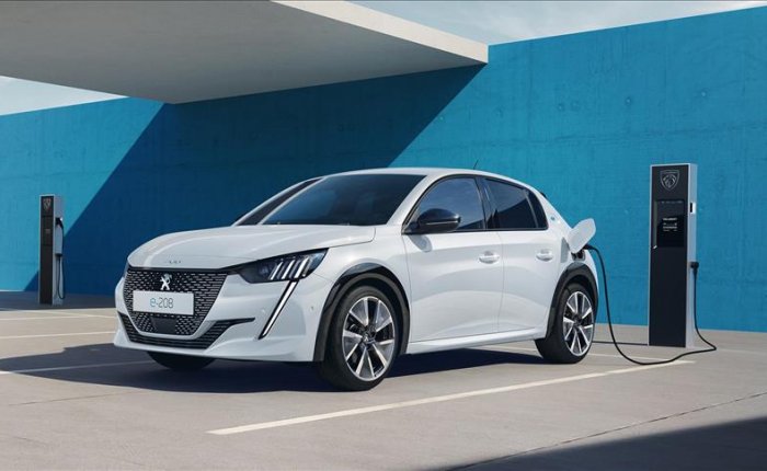 Tamamen elektrikli yeni Peugeot e-208 çıktı