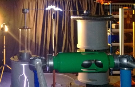 Nokia Lumia 625 yıldırım ile şarj edildi