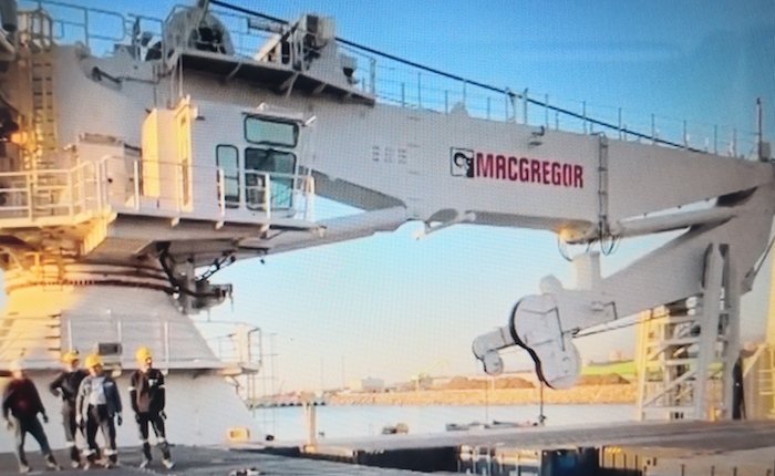 Enerji gemisi yönünü deprem bölgesine çevirdi