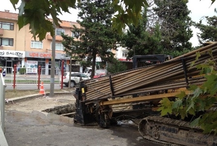 Elektrik şebeke çalışmasında trafiği aksatmaya son!