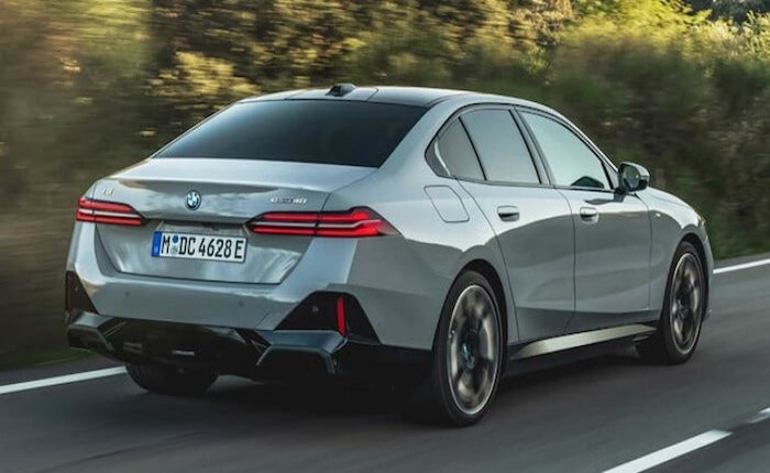 BMW yeni elektrikli modellerini tanıttı