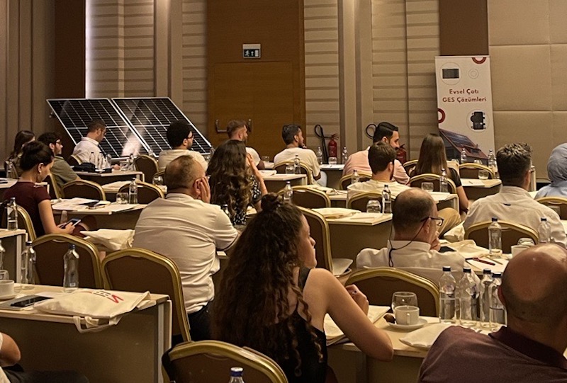 Zorlu Enerji ve Enphase’den Evsel Çatı GES Eğitimi