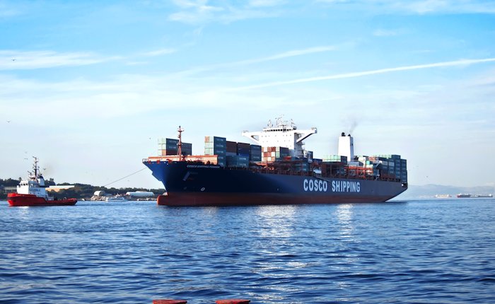 Çin, en büyük elektrikli gemisini denize indirdi