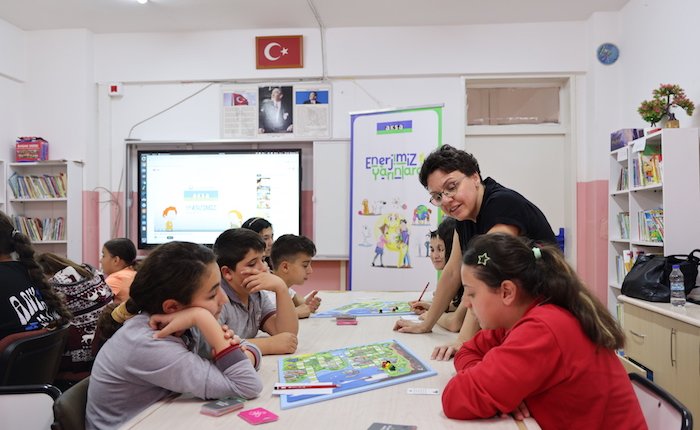 Kazancı Holding ve Aksa Grup Şirketleri’nden öğrencilere enerji eğitimi