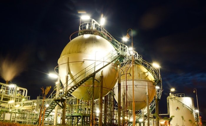 IEA küresel petrol talebinin 2030'dan itibaren daralmasını bekliyor