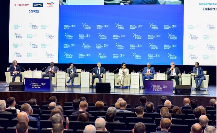 Bakü'de Hazar'ın yenilenebilir enerji potansiyeli arayışı