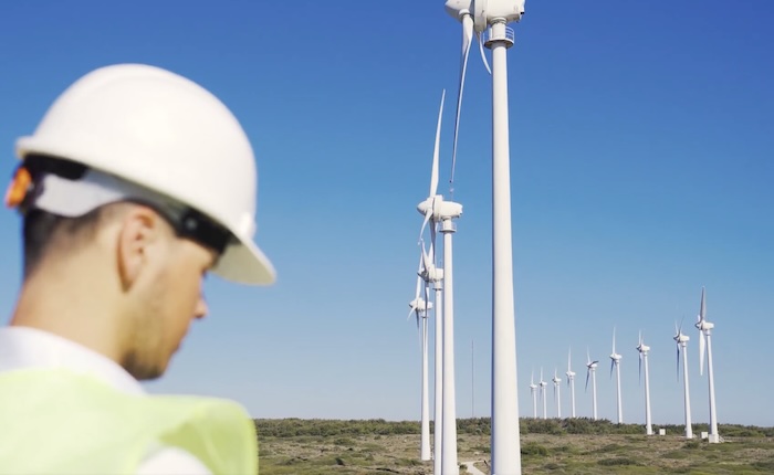 Konutların elektriğini RES ve GES’ler karşılıyor