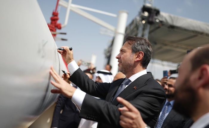 Bayraktar: Suriye’de 5 milyon hanenin elektrik ihtiyacı karşılanacak