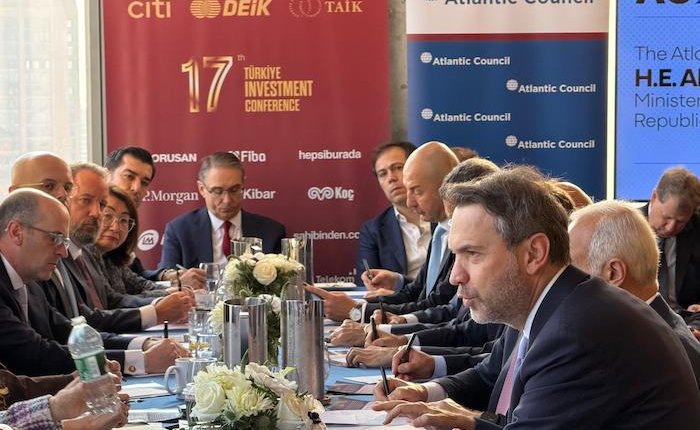 Bakan Bayraktar’dan ABDli iş insanlarına yatırım çağrısı