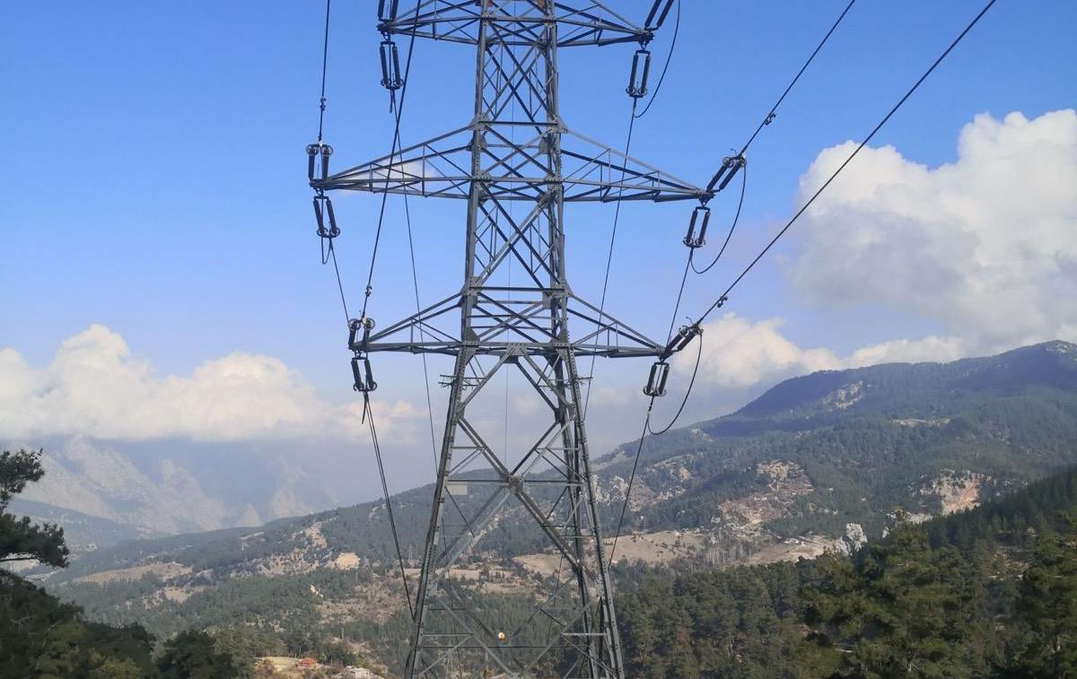 Spot elektrik fiyatı 28.09.2025 için 2048.39 TL