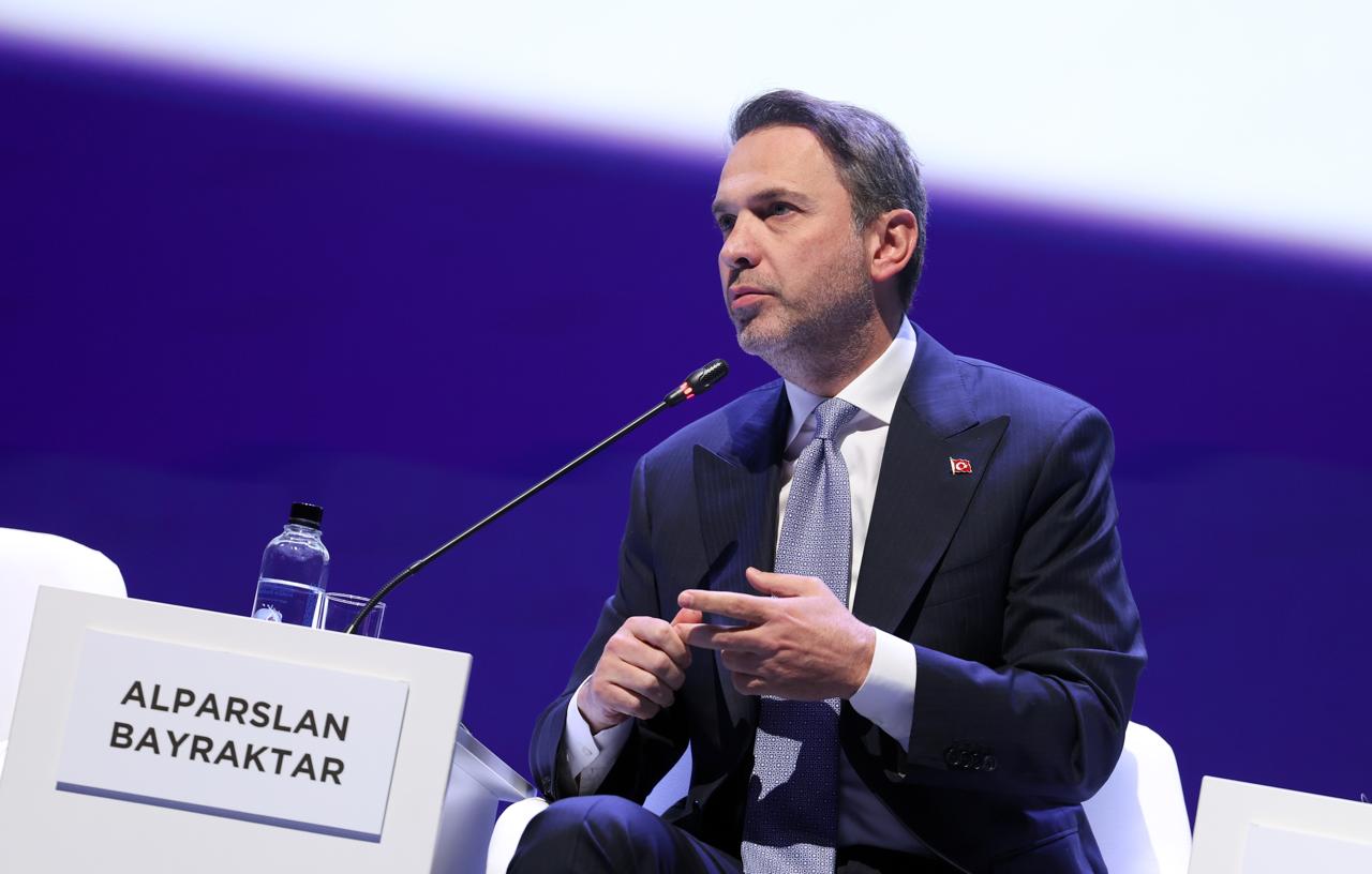 Bayraktar: Türkiye'nin doğal gaz arz güvenliği önceliğimiz