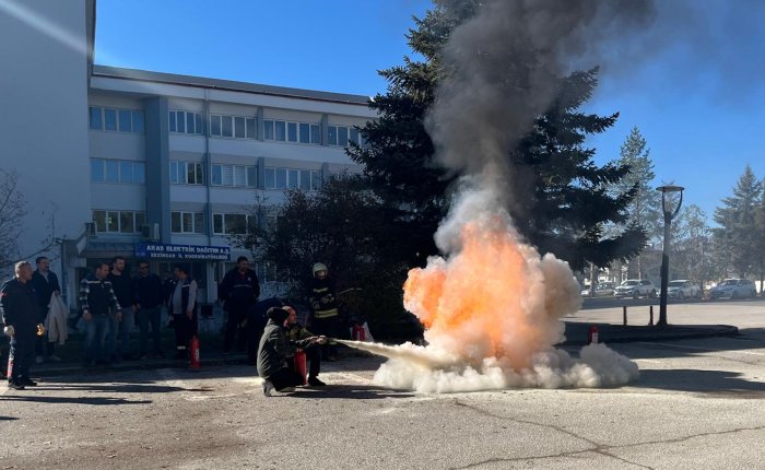 Aras EDAŞ Erzincan’da işletme binasında yangın senaryosu uygulandı